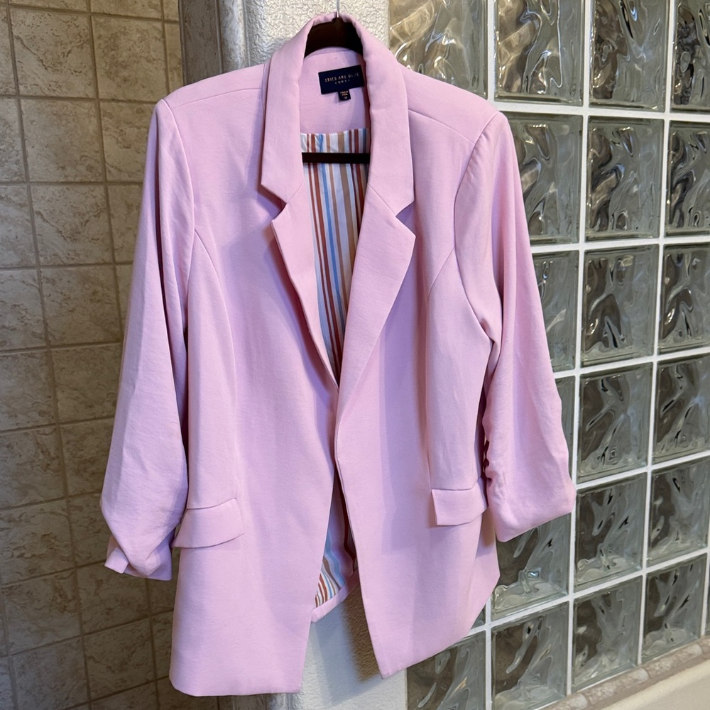 Women's Skies Are Blue 1X Pink Blazer